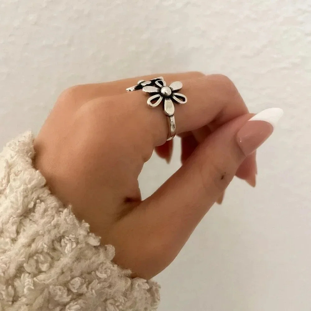 925 Sterling Silver Vintage Flower Ring Dainty Minimalist Flower Ring - Picture 8 of 9